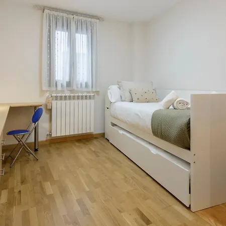 Escuelas Pias Апартаменты